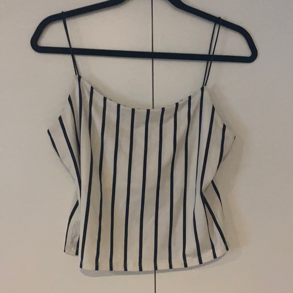 Black and white stripped crop top L